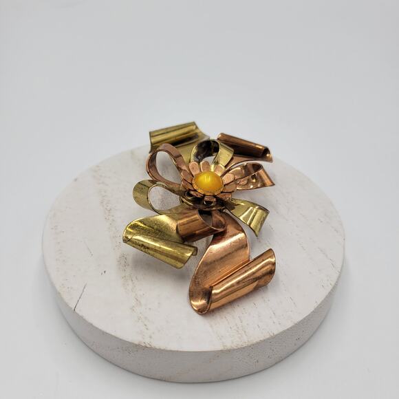 Vintage Two Tone Copper & Gold Ribbon Flower Brooch Pin Yellow Faux Pearl Stone - Picture 7 of 12